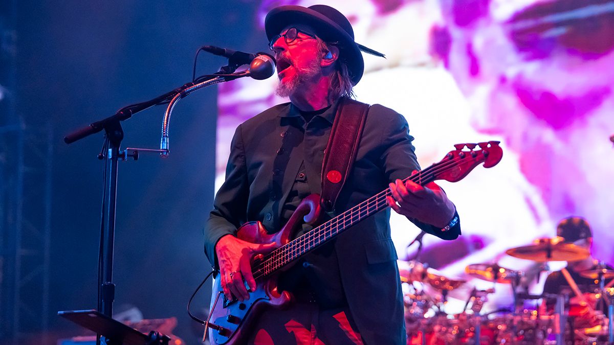 Les Claypool Reflects on His Challenging Audition with Metallica]