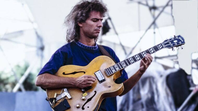 Pat Metheny Discusses the $100 Guitar That Shaped His Career]