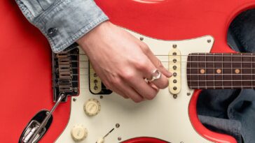 Review of the Fender American Ultra Luxe Vintage ’60s Strat HSS]