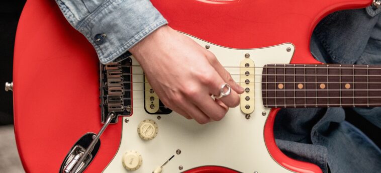 Review of the Fender American Ultra Luxe Vintage ’60s Strat HSS]