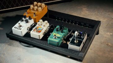 Review of the Harley Benton Spaceship Power 40-B]