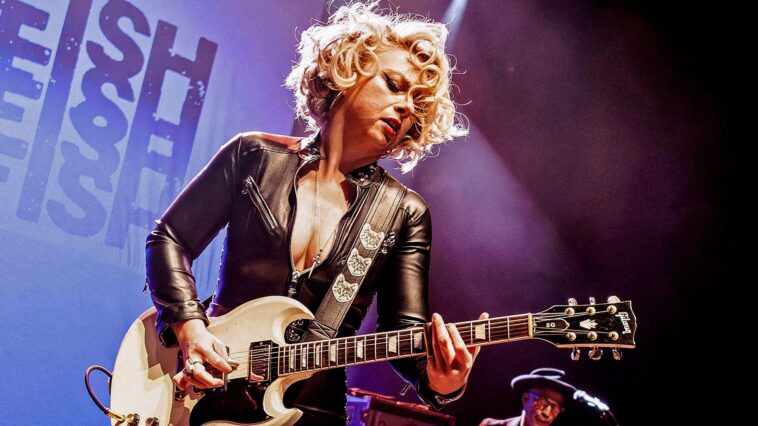 Samantha Fish Reveals the Guitar Technique That Defines Her Unique Sound]