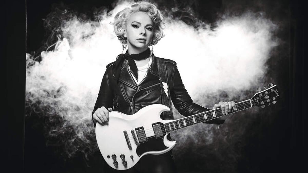 Samantha Fish discusses the "hack" she employs to replicate pedal steel sounds.]