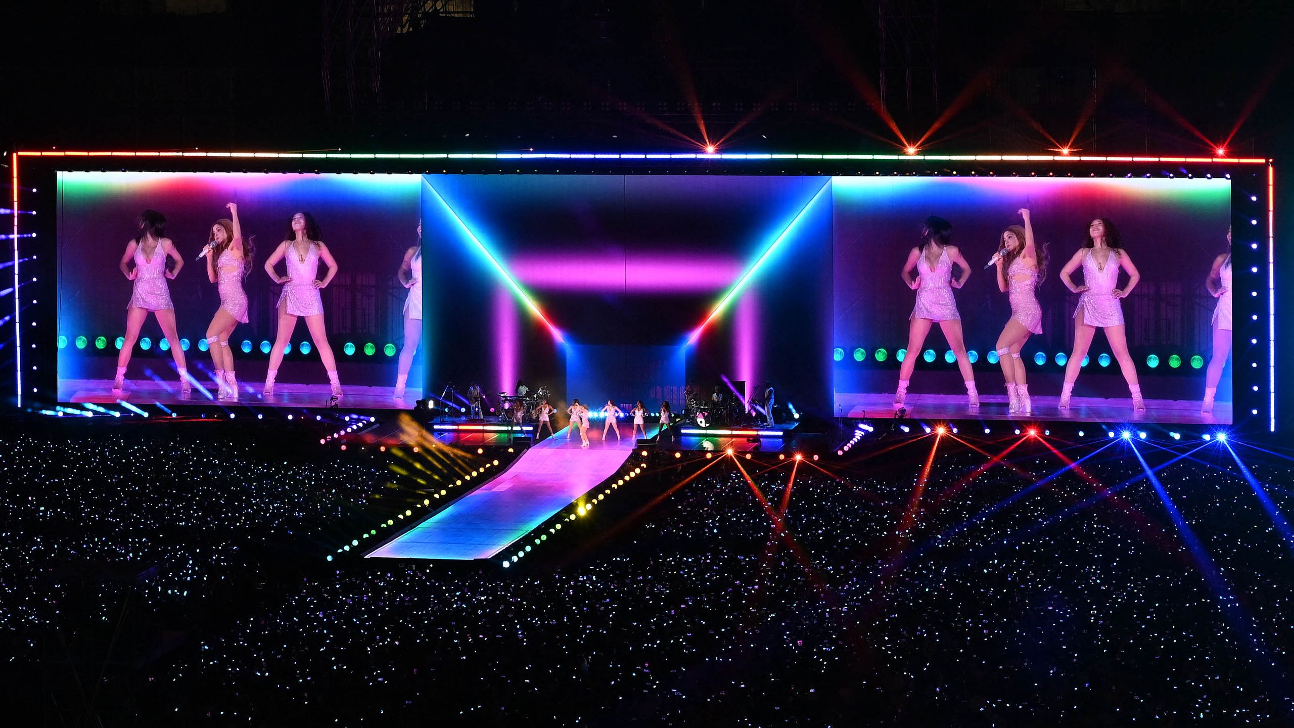 "Shakira Reflects on Her Unforgettable Love for Mexico as She Sets Record for Largest Concert in Zócalo"]