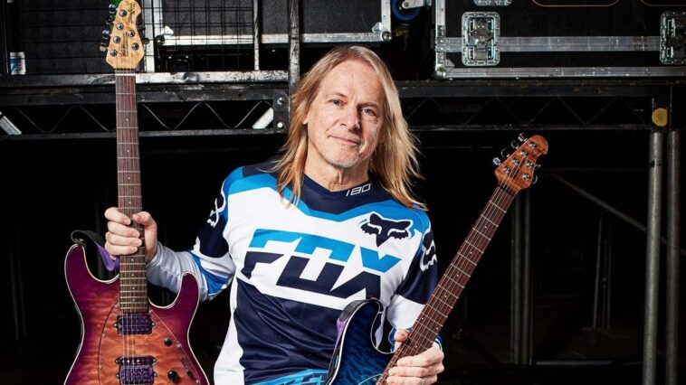 Steve Morse’s Guitar Workshop on Expanding Interval Techniques]