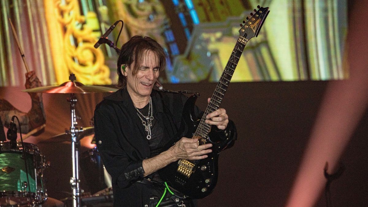 Steve Vai has laid down a new solo for Van Halen's "Jump."]