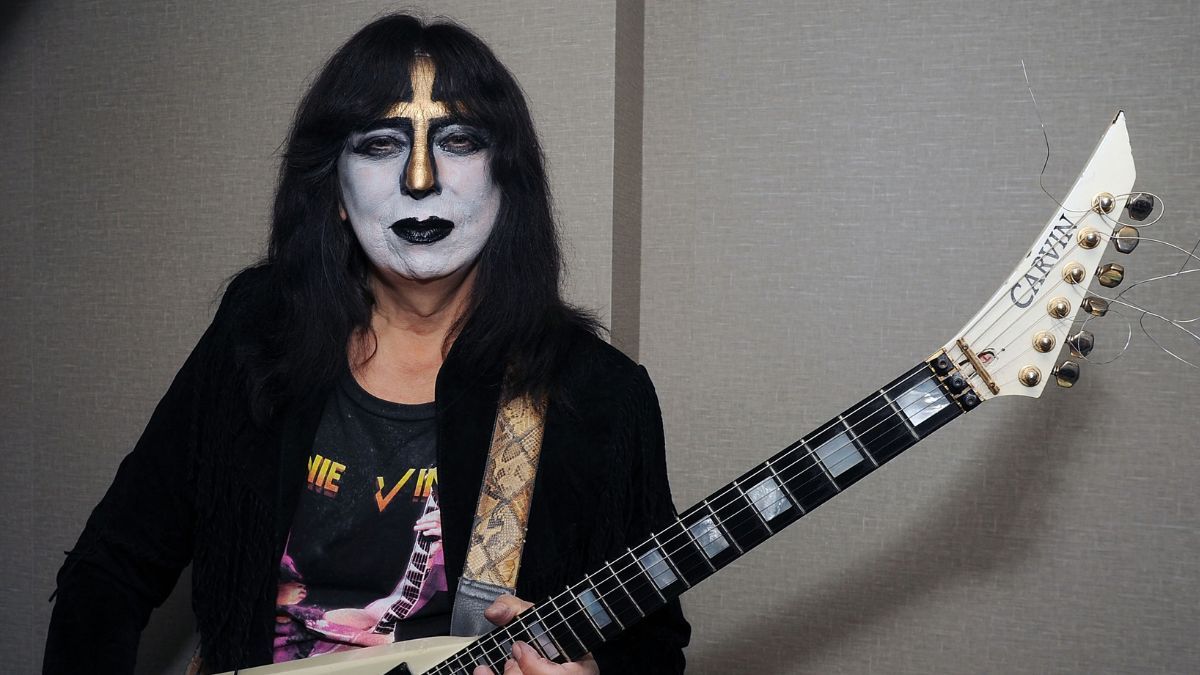 Vinnie Vincent Asking $2 Million for Upcoming Album Guitarmageddon]