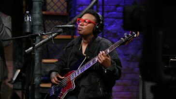 Why Meshell Ndegeocello Prefers Subtlety to Showy Guitar Techniques]