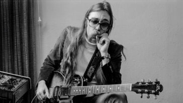Jeff “Skunk” Baxter on Dolly Parton’s bizarre guitar solo request