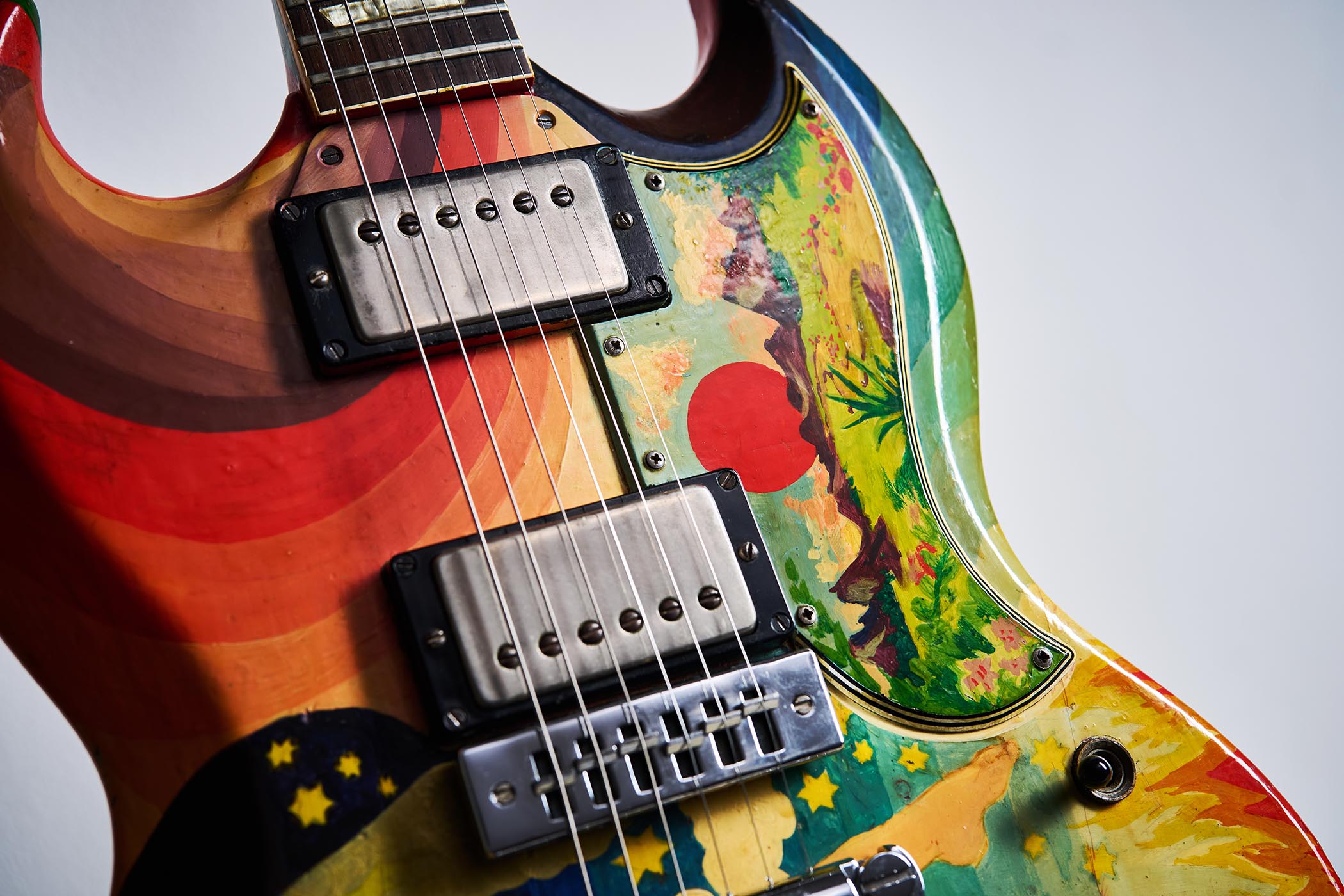 Eric Clapton's The Fool Gibson SG: Close-up shots of the iconic guitar, with its psychedelic paint job courtesy of the eponymous Dutch Art Collective