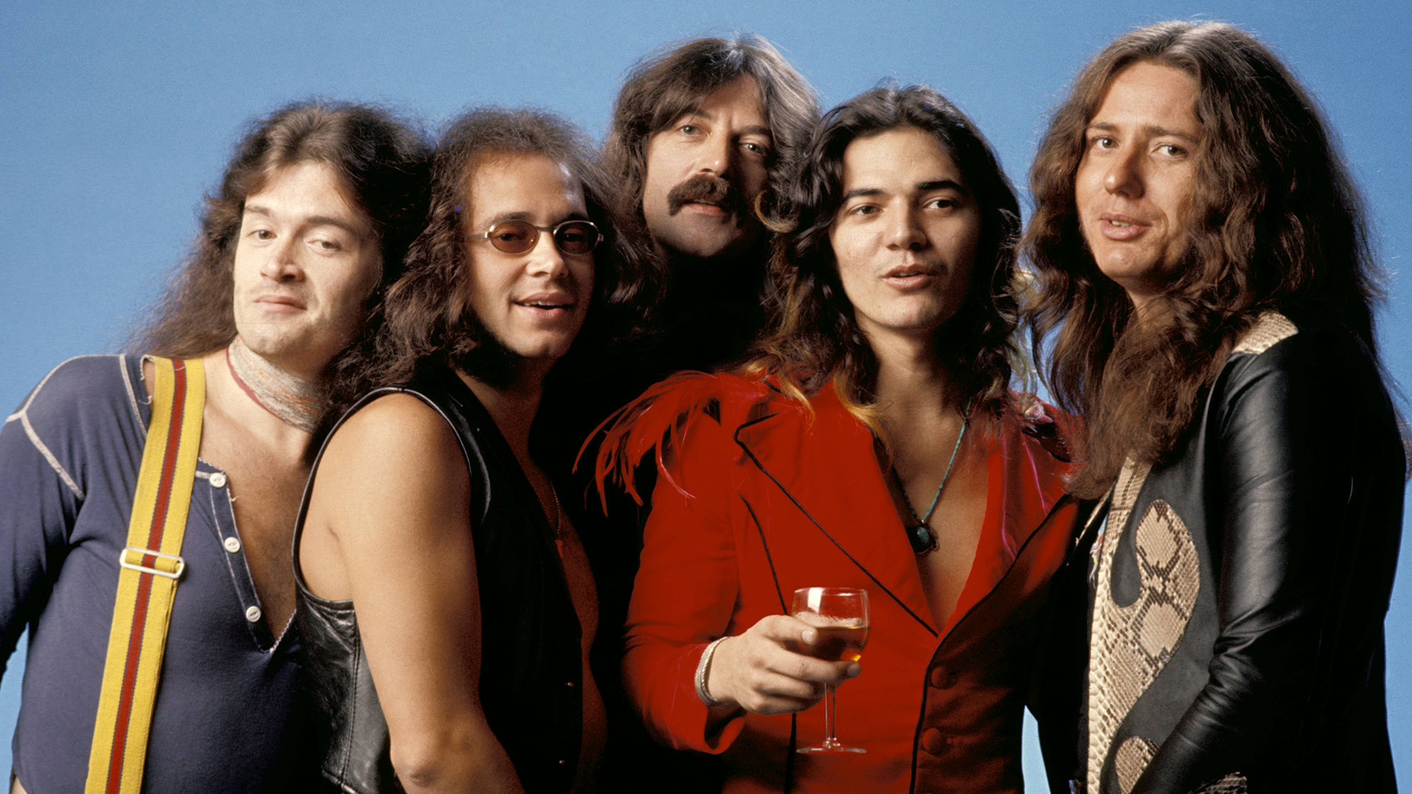 Deep Purple in 1975. L-R: Glenn Hughes, Ian Paice, Jon Lord, Tommy Bolin, David Coverdale - posed, studio, group shot