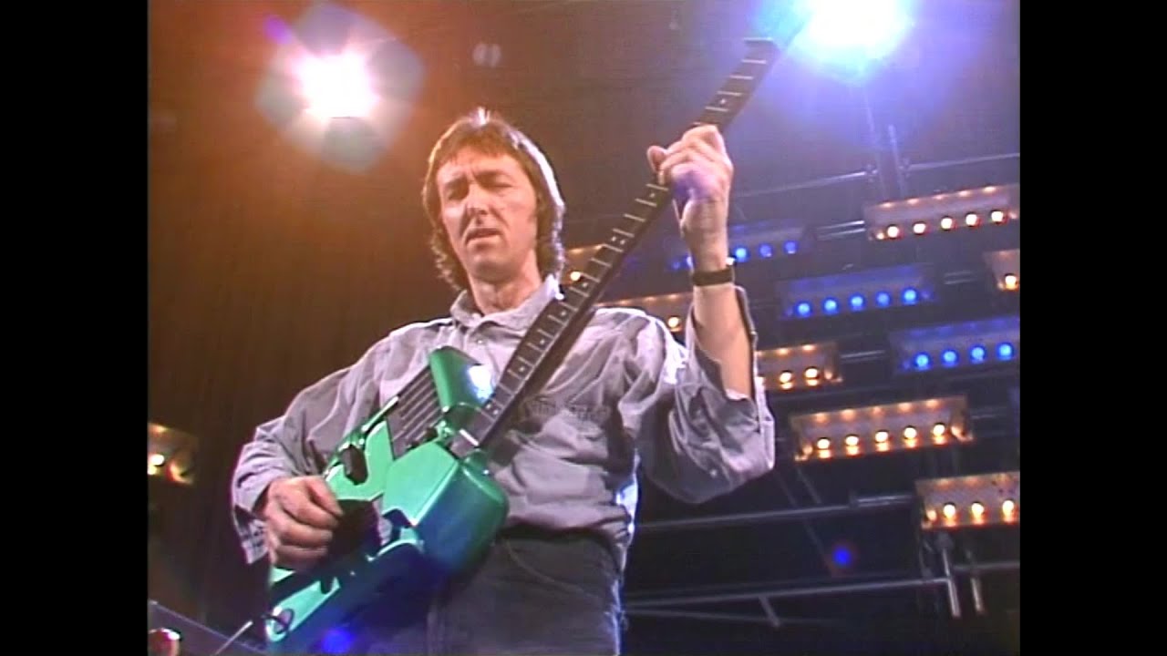 Allan Holdsworth plays Synthaxe - YouTube