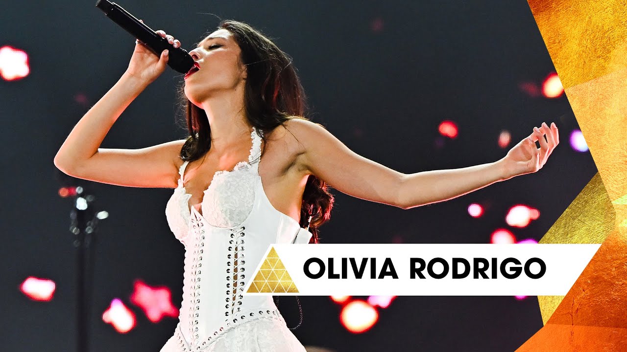 Olivia Rodrigo - Just Like Heaven (ft. Robert Smith) | Glastonbury 2025 - YouTube