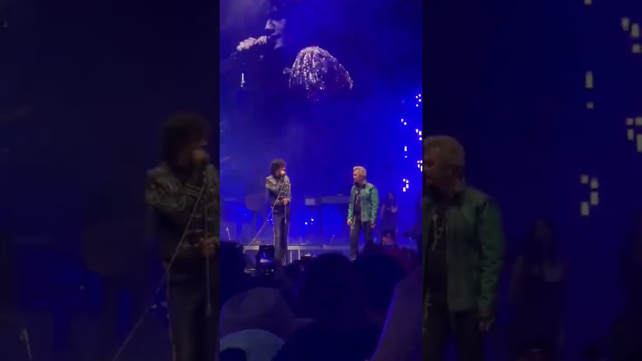 Sombr & Billy Idol - Eyes without a face (live at Coachella 2026) #sombr #billyidol #coachella - YouTube