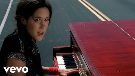 “He stopped me in the middle of the song and asked me what it was. I said, ‘Nothing.’ He said, ‘You have to finish that.’ So I finished the song that Saturday night in an hour”: How Vanessa Carlton created her classic hit A Thousand Miles