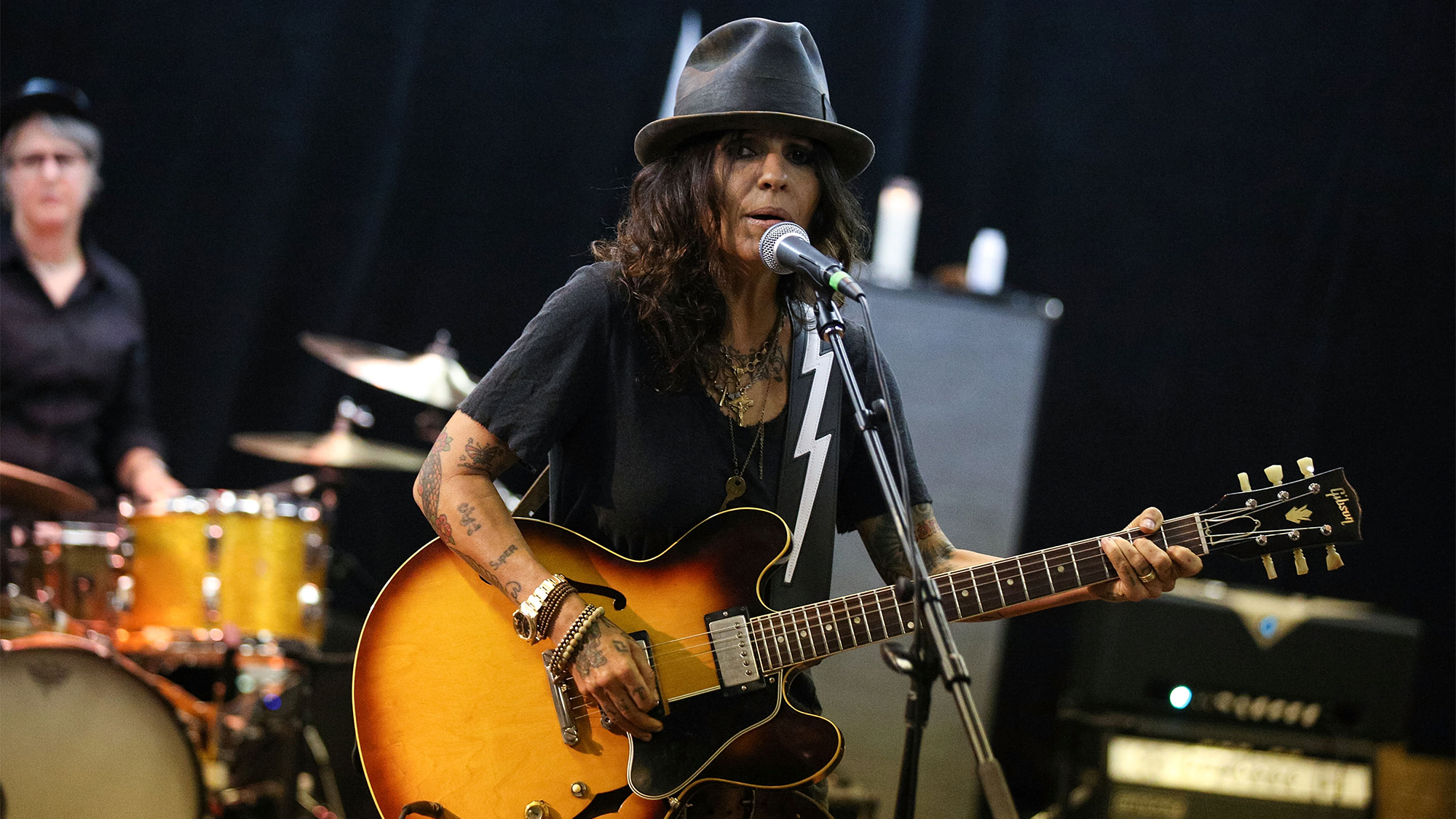 Linda Perry of 4 Non Blondes performs during an intimate rehearsal session on May 9, 2014 in North Hollywood, California.