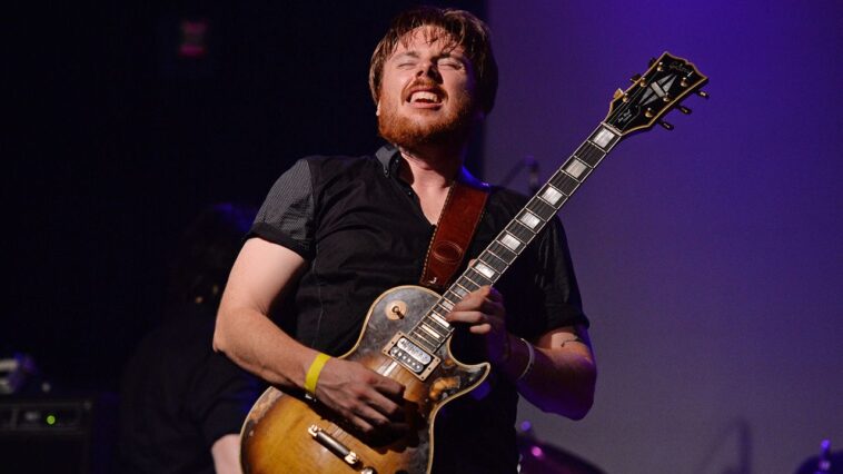 Candlebox's Peter Klett Discusses the Creation of "Far Behind"]