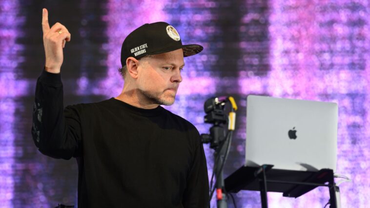 "DJ Shadow Reflects on His Career: 'Will I Only Own 15% of My Music?' — Why He Abandoned Sampling and the MPC"]