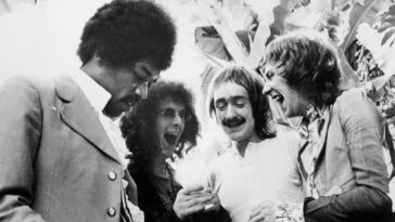 Dave Mason Discusses His Experience Performing on Jimi Hendrix's Cover of Bob Dylan's Song]