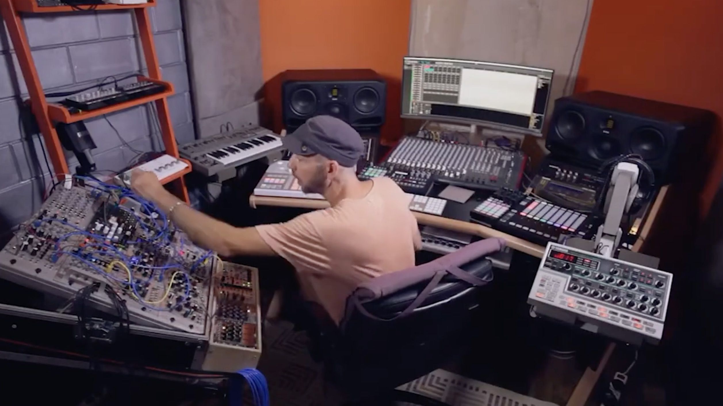 "Document Everything Constantly – And Retain It: 8 Professional Techno Producers Share Their Track Creation Process"]