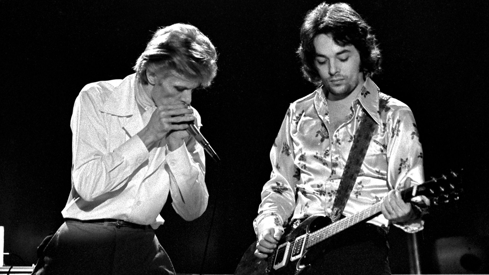 Earl Slick Discusses His Anxieties About Joining David Bowie's Band]