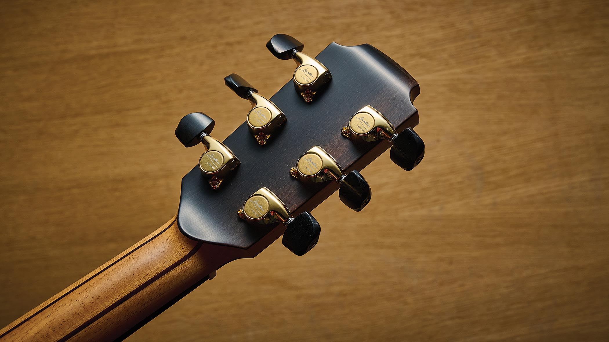 Lowden GL-J: George Lowden cites the Gibson ES-335 as an inspiration, but double-cutaway aside, it&rsquo;s a totally different design