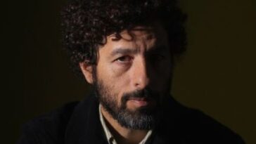 "Fascinated by Cutting-Edge Tech: Jose González Teams Up with ChatGPT for His Latest Album"]