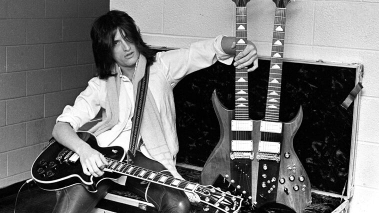 "Influenced by English Bands: Joe Perry on How Aerosmith’s Debut Album Served as a Valuable Learning Experience"]