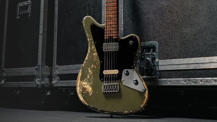 Jackson officially unveils Misha Mansoor's Surfcaster.]