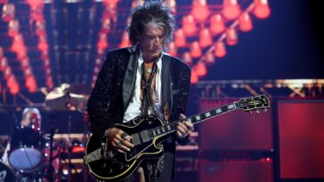 Joe Perry's Essential Guitar Pedals: The Ones He Can't Be Without]