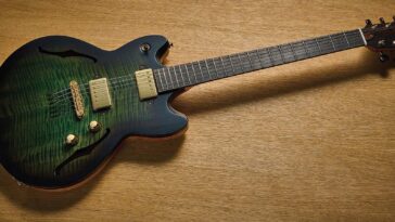 Lowden GL-J 2026 Review – 335-Inspired Design with Infinite Sustain]