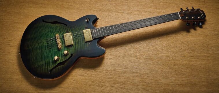 Lowden GL-J 2026 Review – 335-Inspired Design with Infinite Sustain]