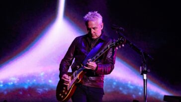 Mike McCready Discusses His Rock Opera and Pearl Jam's Future]