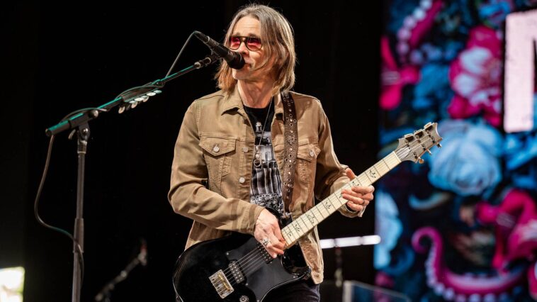 Myles Kennedy Discusses Performing on Jeff Buckley's '83 Fender Telecaster]