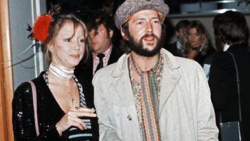 Pattie Boyd L attends Eric Clapton’s Concert 37 Years Post-Breakup]