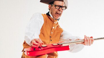 Paul Gilbert Jams to the Words of the First President]