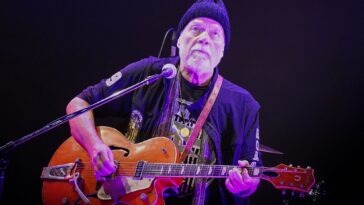 Randy Bachman Rescued Gretsch Following Factory Fire]