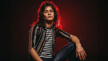 Ritchie Blackmore Reflects on His Backstage Meetings with Eddie Van Halen]