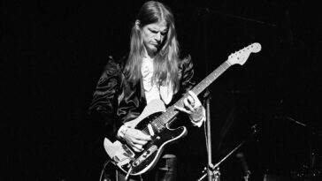 Steve Morse discusses the reasons behind the absence of his Fender signature model.]