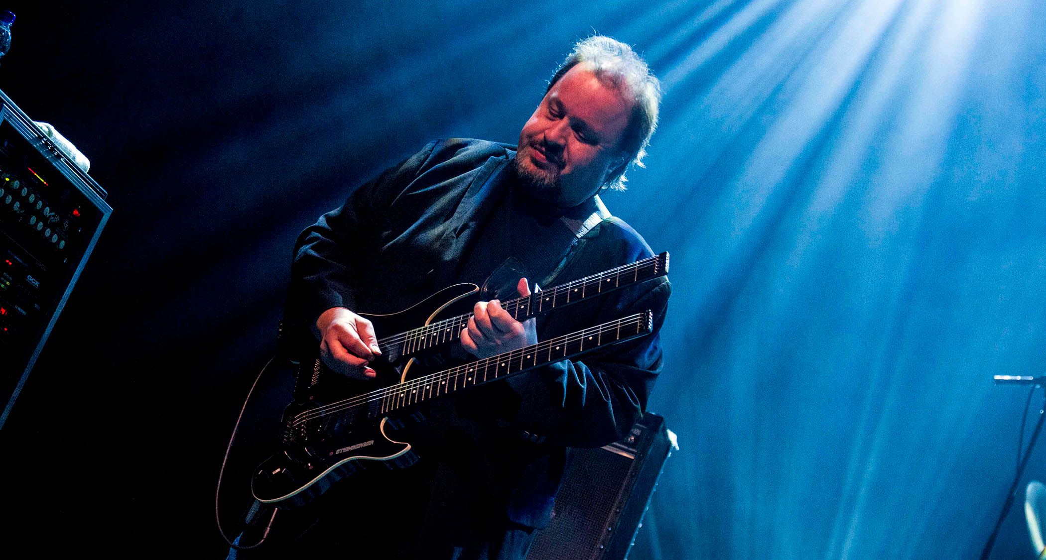 Steve Rothery Discusses the Guitars That Transformed His Life]