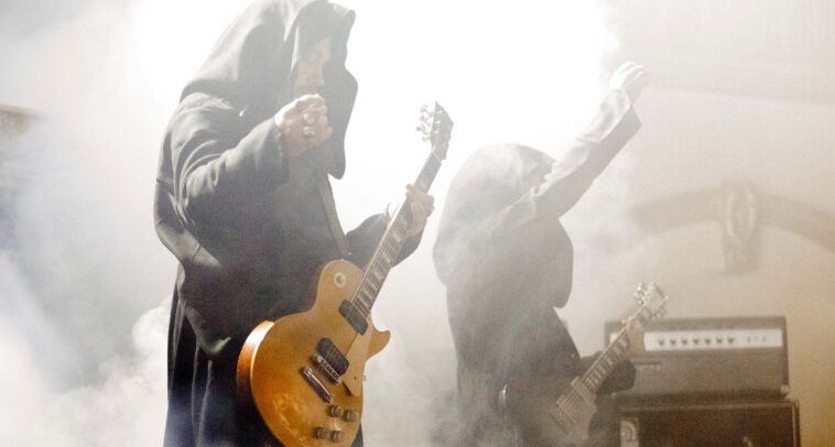 Sunn O))) Discusses the Difficulty of Managing 130 Guitar Tracks]