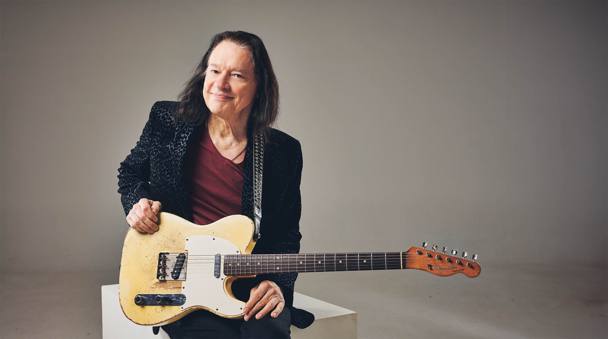 The Error That Prompted Robben Ford to Acquire His First Iconic Guitar]