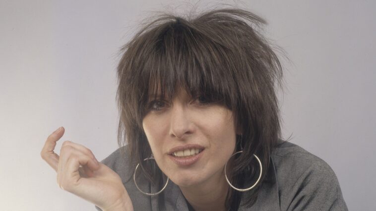 "Transforming Grief into Tribute: Chrissie Hynde's Journey with The Pretenders' Classic Comeback Song"]