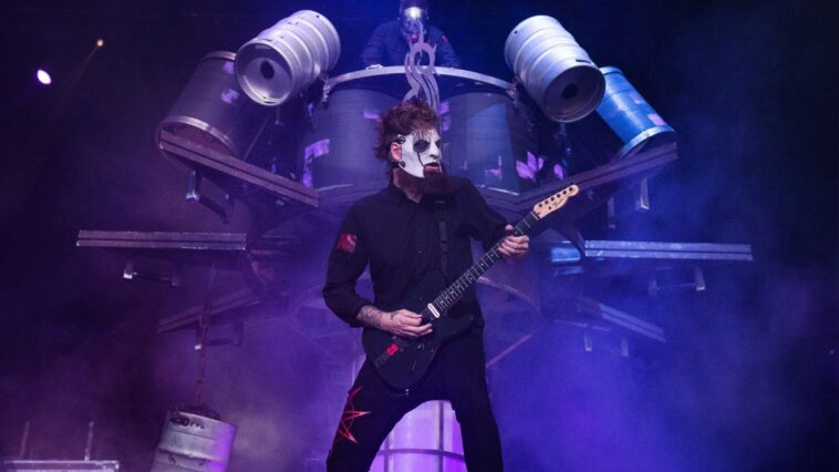 Why Jim Root Opted for the Telecaster Instead of Classic Metal Guitars]