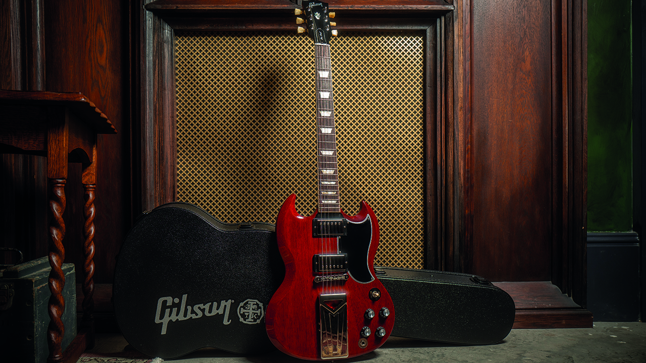 Jake Kiszka with his new signature Gibson SG