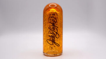 We review the LiquiSlide Jules Leyhe Signature glass slide