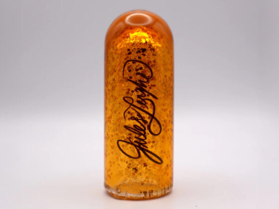 We review the LiquiSlide Jules Leyhe Signature glass slide