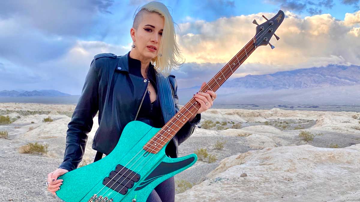 Ashley Reeve with a Dingwall D-Roc