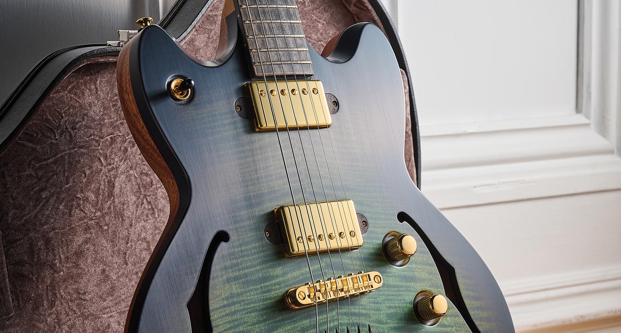 Lowden GL-J: George Lowden cites the Gibson ES-335 as an inspiration, but double-cutaway aside, it&rsquo;s a totally different design