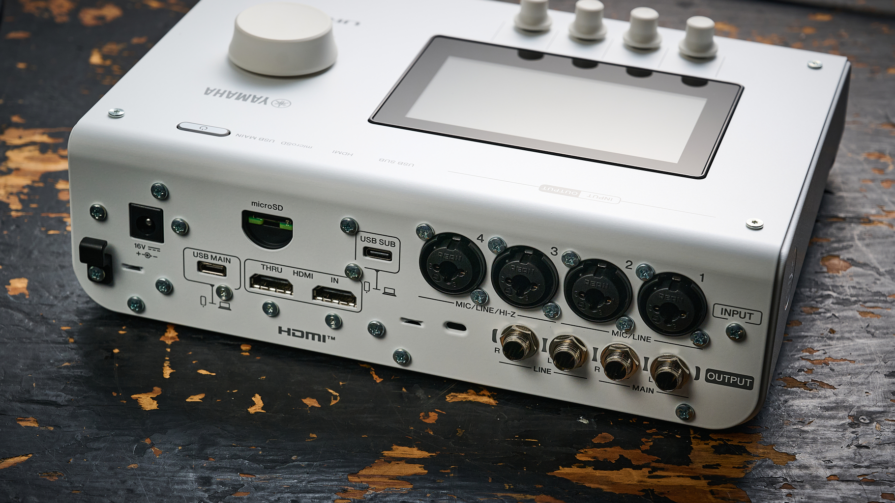 The connections panel of the Yamaha URX44V audio interface